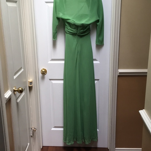 Formal dress - Picture 6 of 7